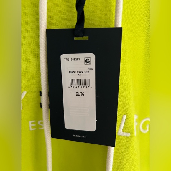 TOMMY HILFIGER
EMBROIDERED TOMMY LOGO HOODIE - Picture 3 of 5